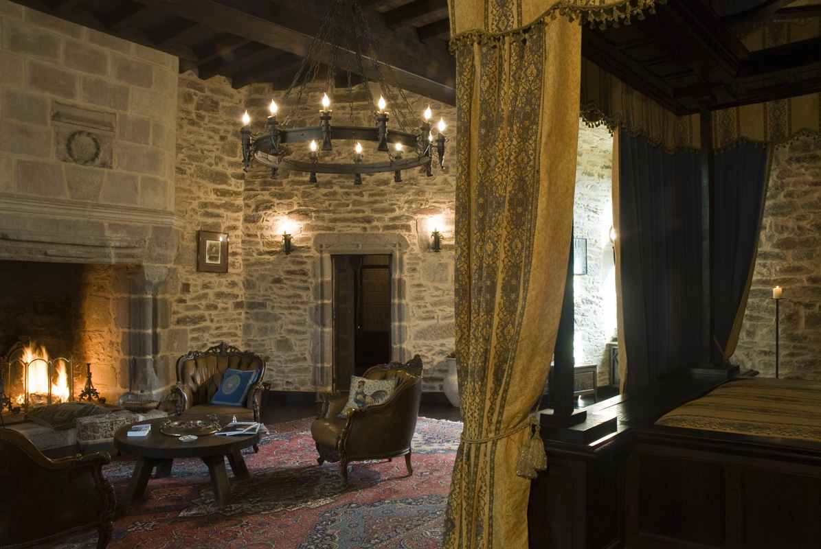 Montbrun castle master bedroom